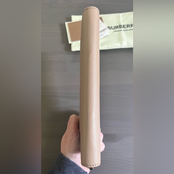 BURBERRY Authentic Zip Around Wallet Nova Check Chestnut and Mocha Leather - Picture 4 of 8